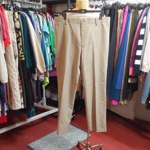 Dockers Men's Khaki Chinos